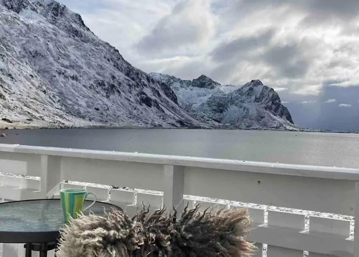 Charming House In Fjord Lofoten Slydalen