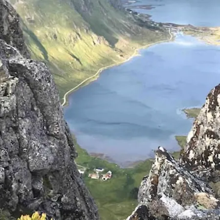Charming House In Fjord Lofoten Casa de Férias *