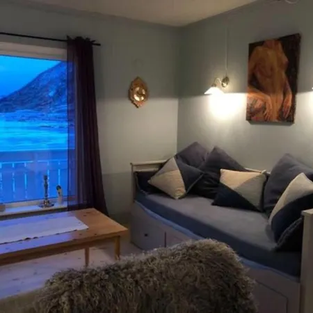 Charming House In Fjord Lofoten Casa de Férias *